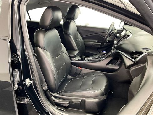 Used 2018 Chevrolet Volt Premier w/ Driver Confidence Package image 6