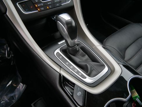 Used 2016 Ford Fusion SE w/ Equipment Group 202A image 24