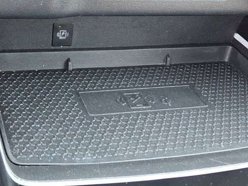 Used 2022 Nissan Rogue Platinum w/ Head-Up Display Package image 27