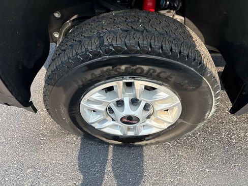 Used 2024 GMC Sierra 2500 Pro AWD/4WD image 9