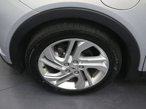 Used 2023 Chevrolet Bolt LT FWD image 9