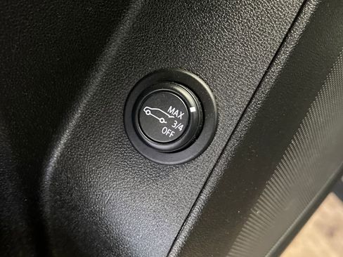 Used 2022 Chevrolet Equinox RS image 32