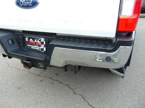 Used 2017 Ford F250 XLT w/ XLT Premium Package image 32