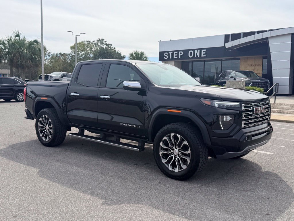 Used 2024 GMC Canyon Denali AWD/4WD image 8