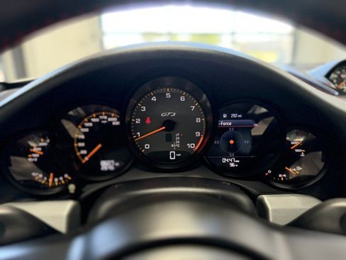 Used 2018 Porsche 911 GT3 RWD image 23