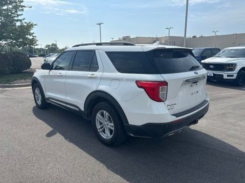 Used 2021 Ford Explorer XLT w/ Equipment Group 202A AWD/4WD image 4
