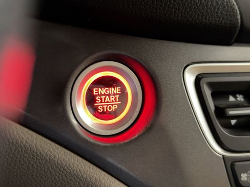 Certified 2017 Honda Pilot LX image 23