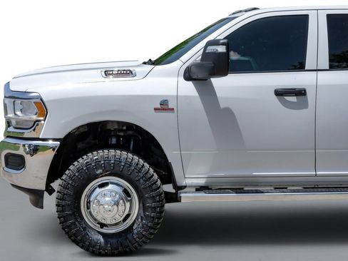Used 2024 RAM 3500 Tradesman w/ Chrome Appearance Group AWD/4WD image 10