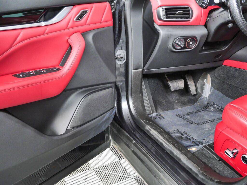 Used 2022 Maserati Levante Modena AWD/4WD image 7