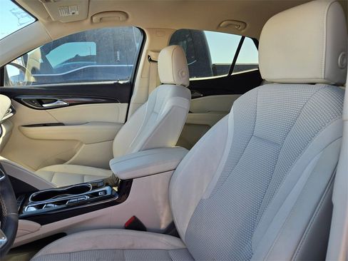 Used 2023 Buick Envision Preferred image 12