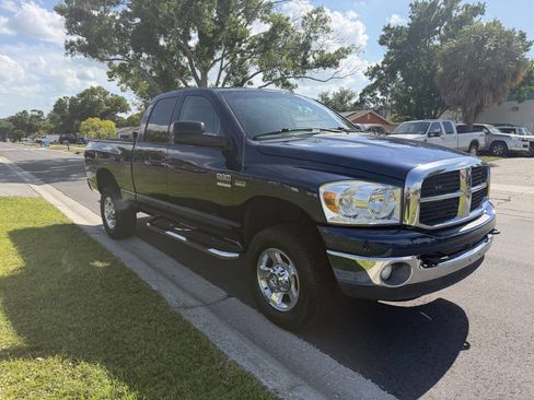 Used 2007 Dodge Ram 2500 Truck SLT image 2