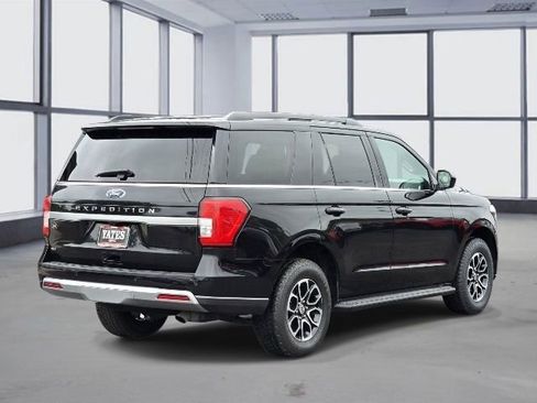 Used 2024 Ford Expedition XLT RWD image 6