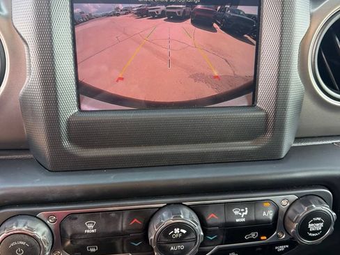 Used 2022 Jeep Wrangler Sport AWD/4WD image 14