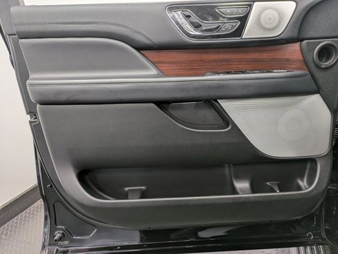 Certified 2023 Lincoln Navigator Reserve image 8