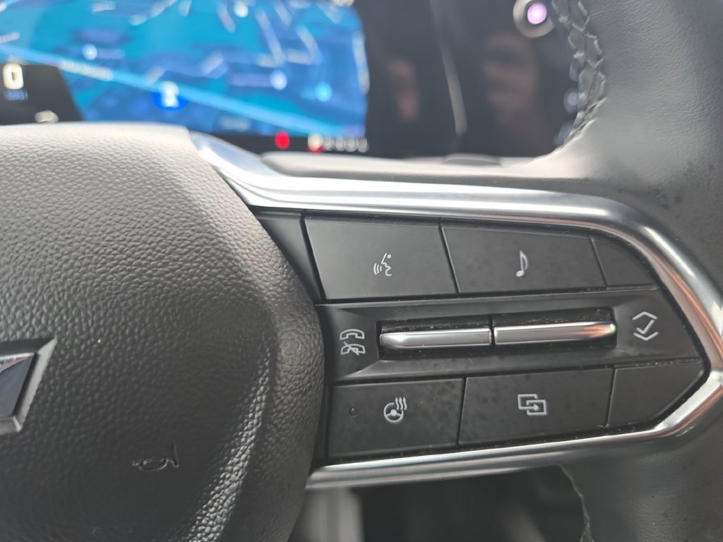 Used 2025 Chevrolet Equinox LT FWD image 27