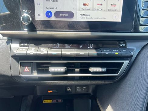 Used 2025 Toyota Camry LE FWD image 62