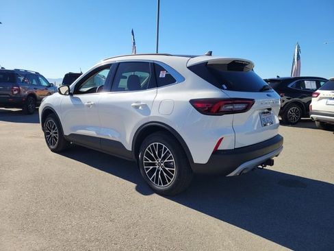 Used 2025 Ford Escape Base w/ Class II Trailer Tow Package image 4