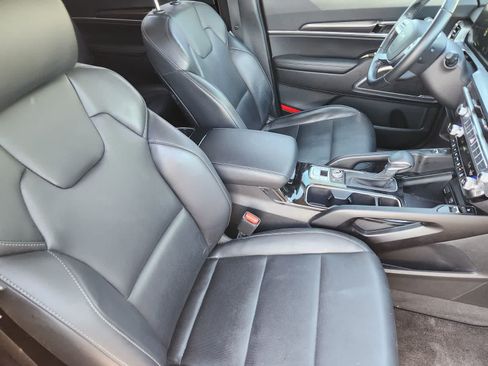 Certified 2024 Kia Telluride S w/ S Sunroof Package AWD/4WD image 12