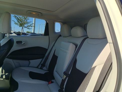 Used 2019 Jeep Compass Latitude image 17