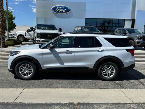 New 2026 Ford Explorer Active RWD image 3