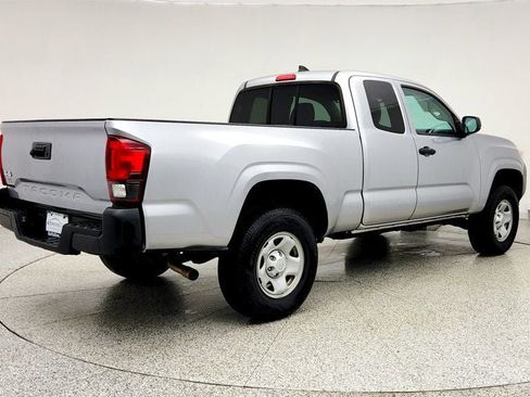 Used 2019 Toyota Tacoma SR image 5