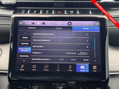 Used 2024 Jeep Grand Cherokee L Limited w/ Black Appearance Package AWD/4WD image 9