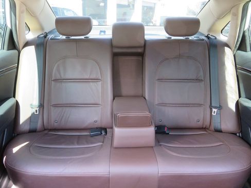 Used 2011 Hyundai Azera GLS w/ Premium Pkg 2 FWD image 20