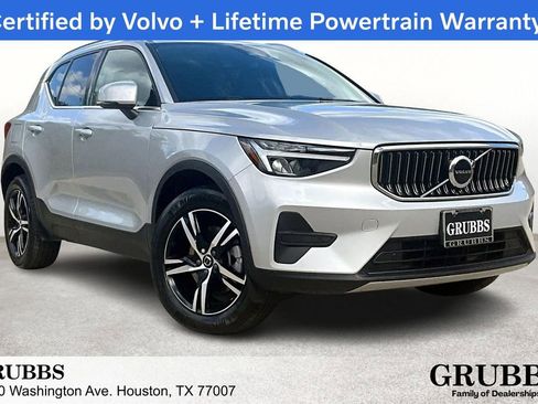 Certified 2025 Volvo XC40 B5 Core image 1