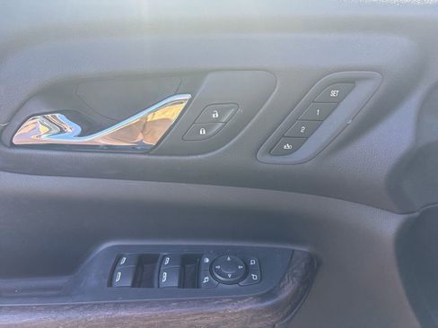 Used 2023 GMC Acadia Denali w/ Denali Ultimate Package image 14