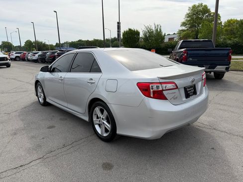 Used 2014 Toyota Camry SE w/ Fleet Convenience Package FWD image 4