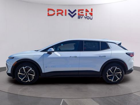 New 2026 Chevrolet Equinox EV LT image 2