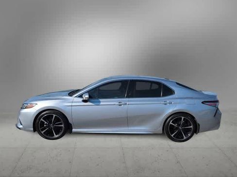 Used 2018 Toyota Camry XSE image 5