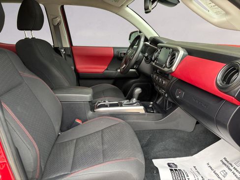 Used 2023 Toyota Tacoma SR5 w/ Technology Package image 15