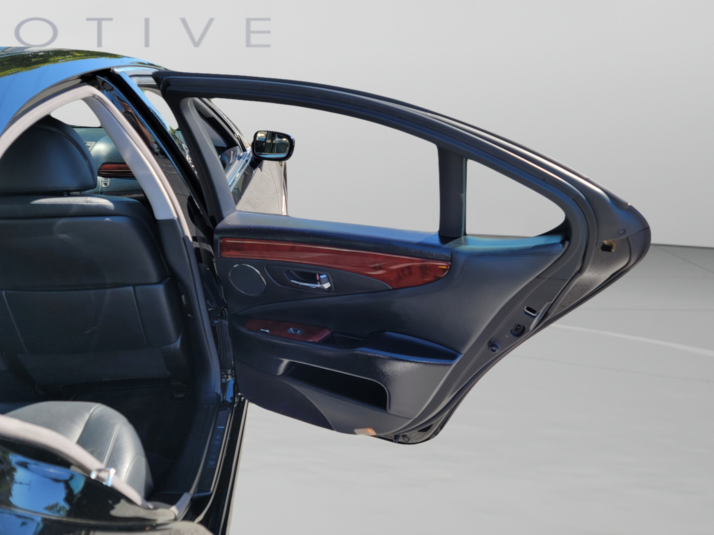 Used 2012 Lexus LS 460 AWD w/ Comfort Pkg image 19