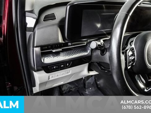 Used 2022 Kia Carnival SX Prestige image 35