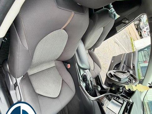 Used 2019 Toyota Camry LE FWD image 15