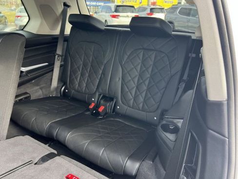 Certified 2024 BMW X7 xDrive40i w/ Premium Package image 23