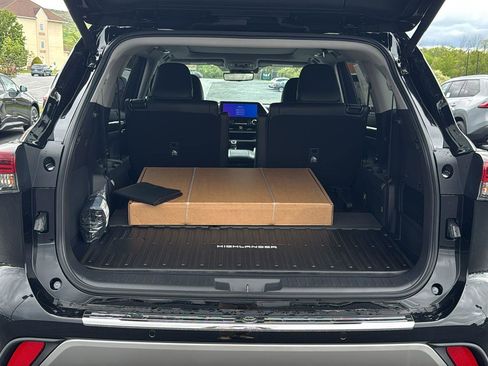New 2026 Toyota Highlander Platinum AWD/4WD image 7