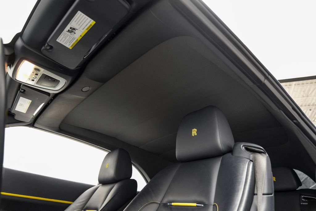Used 2021 Rolls-Royce Dawn RWD image 36