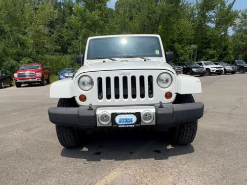 Used 2013 Jeep Wrangler Sahara w/ Connectivity Group AWD/4WD image 3