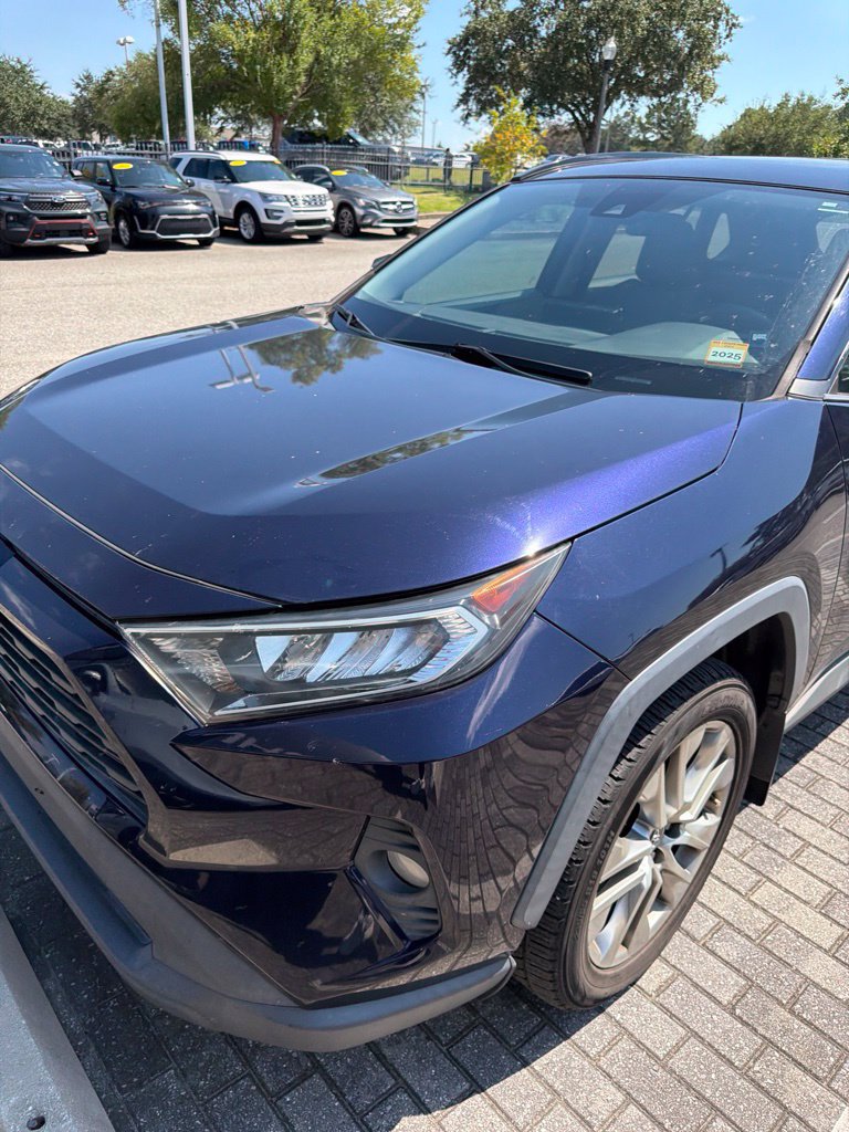 Used 2019 Toyota RAV4 XLE Premium FWD image 20