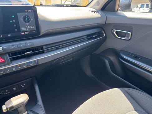 Used 2025 Kia K4 LXS image 32