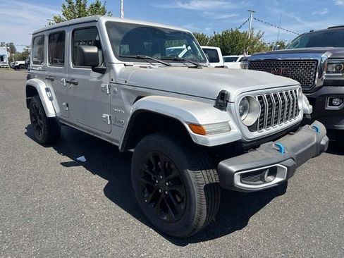 Used 2024 Jeep Wrangler Unlimited Sahara AWD/4WD image 1