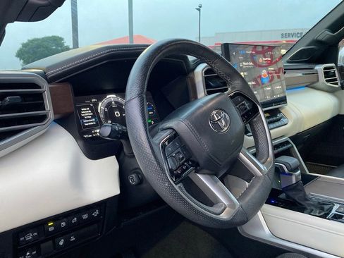 Used 2023 Toyota Sequoia Capstone image 9