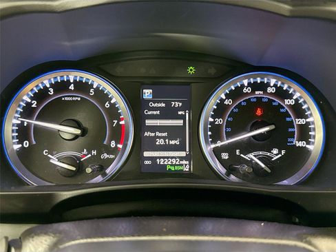Used 2017 Toyota Highlander Limited FWD image 21
