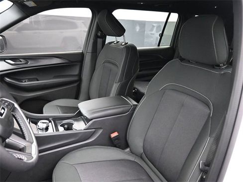 New 2025 Jeep Grand Cherokee L Laredo image 13