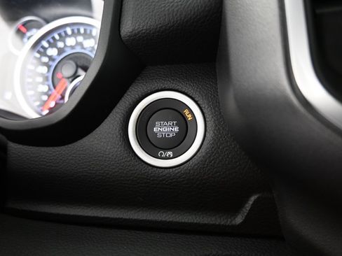Used 2025 RAM 1500 Big Horn AWD/4WD image 32
