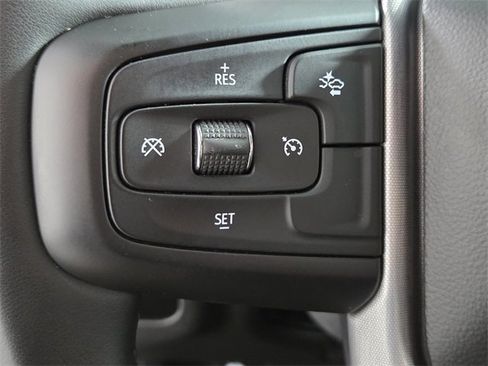 Used 2024 GMC Yukon SLT image 21