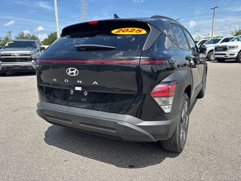 Used 2025 Hyundai Kona SEL FWD image 3