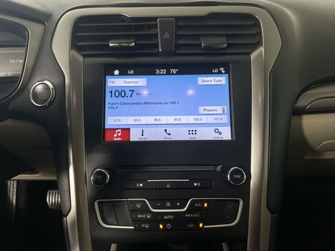 Used 2018 Ford Fusion SE w/ Fusion SE Technology Package image 22